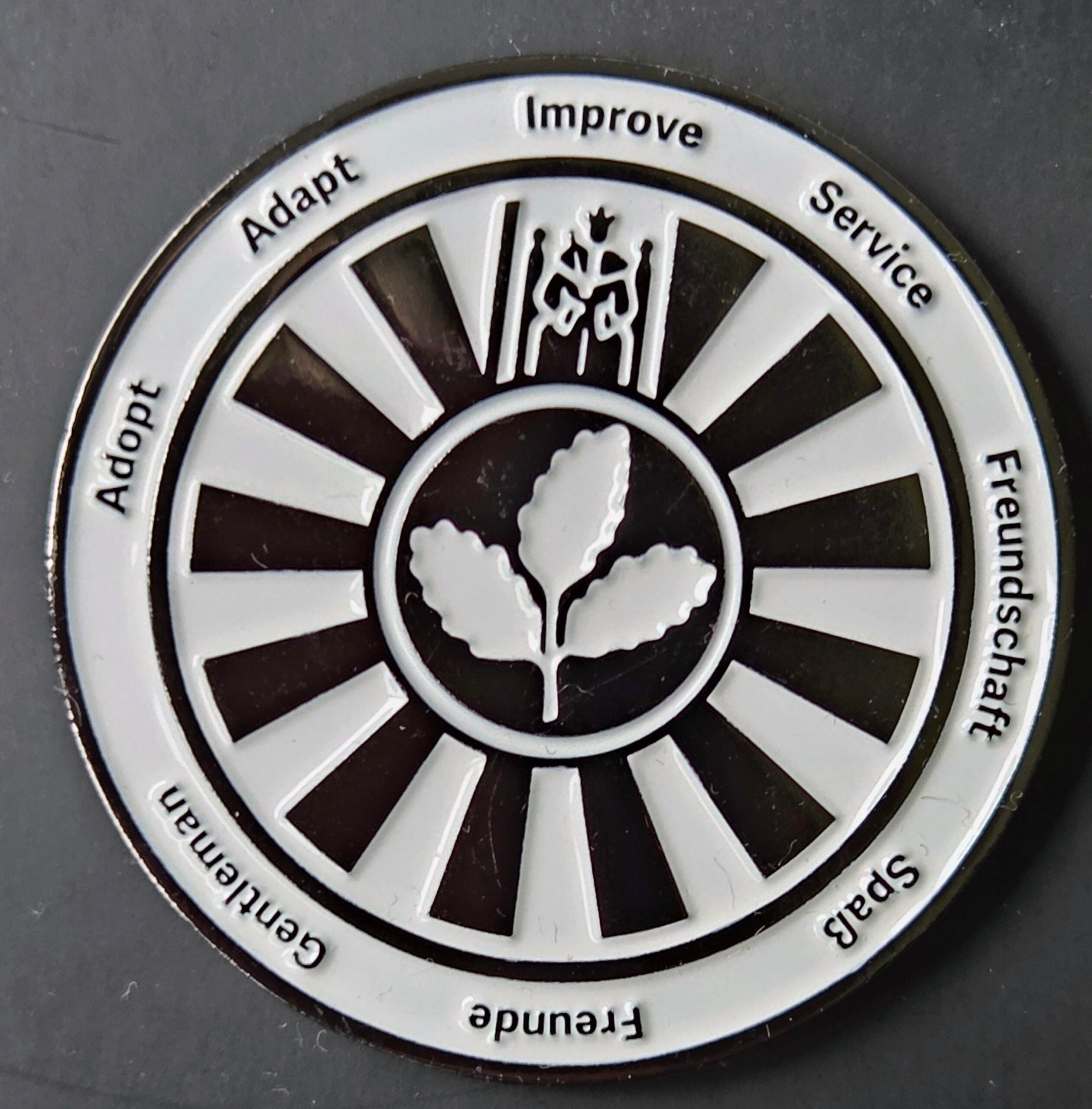 Beaver's Crown Gin with RT75-Coin– Round-Table-Edition